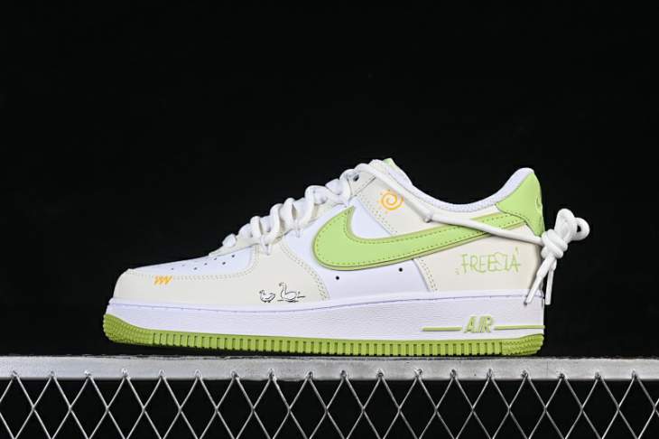 Picture of Air Force 1 _SKUfw22254543279874419fw